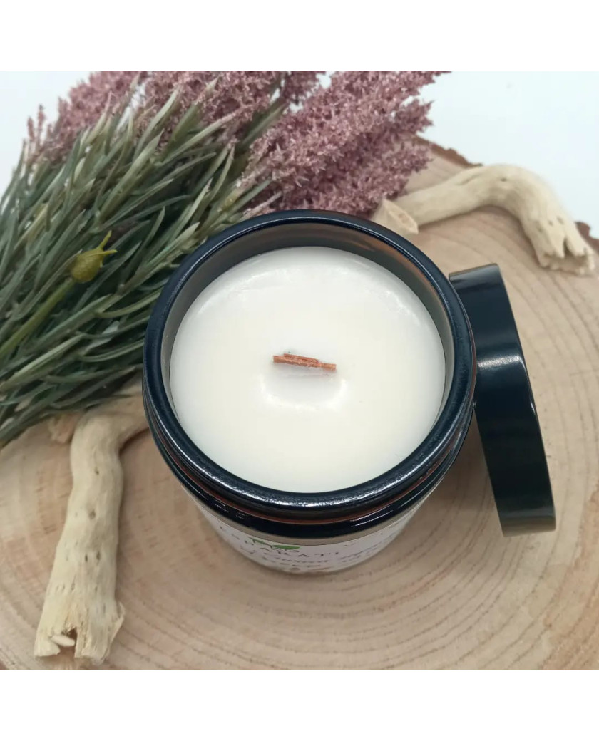 Świeca pachnie jak Róża Herbaciana